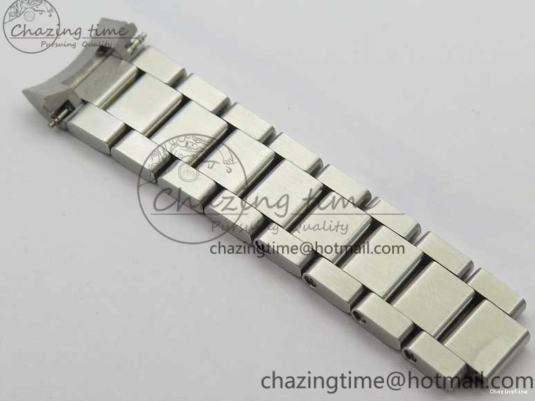 0512 Flexible Aqua Terra 150M 34mm Ladies SS VSF 1:1 Best Edition White MOP Dial Diamonds Markers on SS Bracelet A 7930